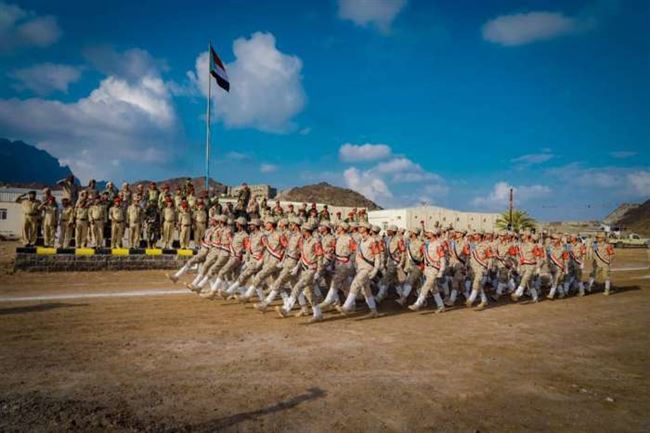 شاهد.. عرض عسكري مهيب في عدن