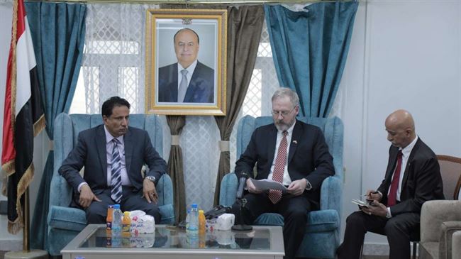 تفاصيل زيارة السفير الأمريكي للمهرة