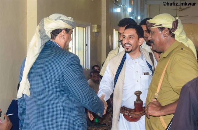 ابن الوزير يلتقي وفود عدد من قبائل شبوة وممثلي بعض القطاعات الحكومية 