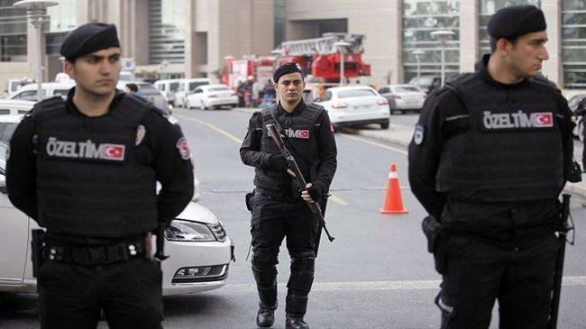 بينها توكل كرمان .. قيادات إخوانية يمنية تغادر تركيا وأخرى تستعد للمغادرة بطلب من أنقرة 