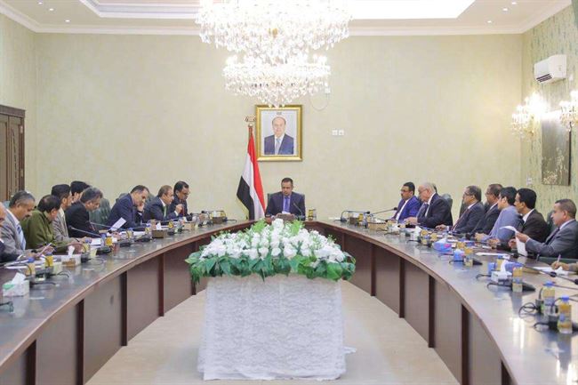 بناءً على عرض وزير من الإنتقالي .. الحكومة تزف بشرى سارة لكافة موظفي الدولة 