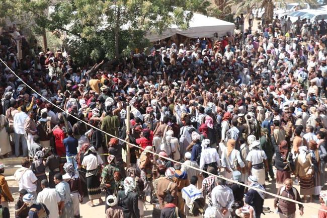 تفائلوا بتصعيد القبائل ونقل الإعتصام إلى عتق .. نشطاء سياسيون وإعلاميون : #شبوة_تتحرك_لخلع_بن_عديو