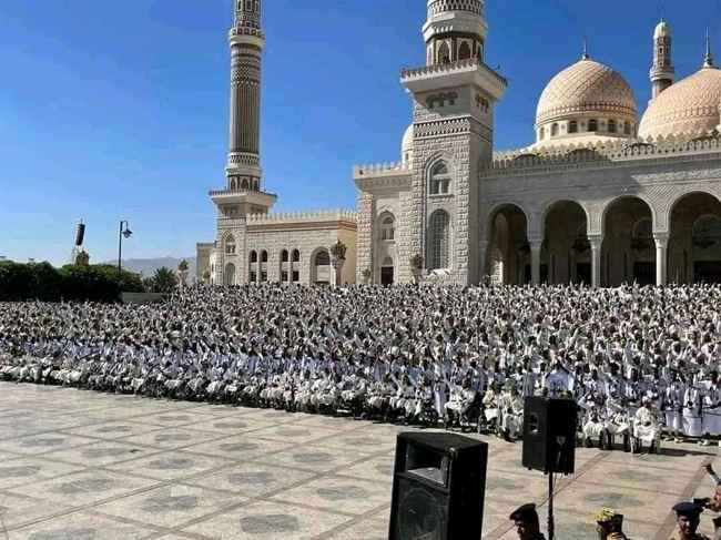 تحت شعار دبر حالك .. برلماني في صنعاء يفضح حقيقة تزويج 10 ألف عريس بصنعاء