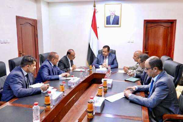 الحكومة توجه برفع جاهزية الموانئ البحرية ومكافحة التهريب