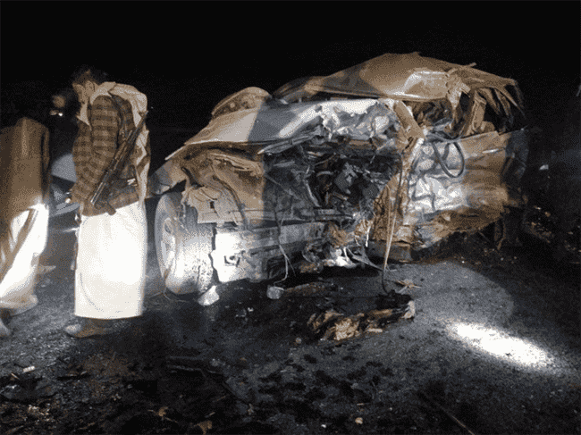 وفاة وإصابة 11 شخص بينهم نجله .. غموض في حادثة مروري أصاب سيارة أسرة وزير الداخلية الحوثي