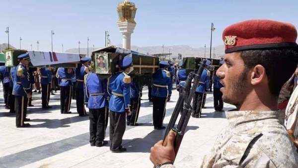 الحوثيون يعترفون بمصرع قيادات .. وتشييعهم في صنعاء