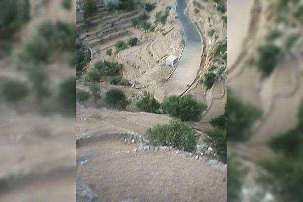 الحوثيون يواصلون خنق المسافرين .. تفجّر خط جديد يصل بين تعز ولحج