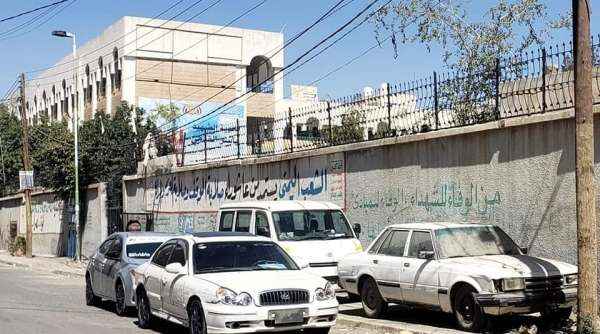 طريقة جديدة للنهب .. الحوثي يرفع الرسوم المرورية في صنعاء إلى خمسة أضعاف
