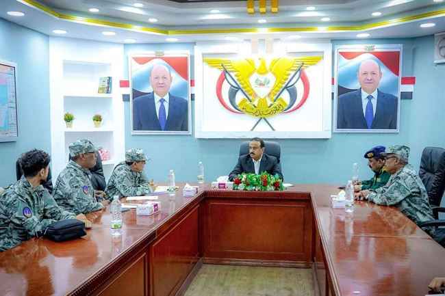 محافظ شبوة يؤكد على أهمية تمكين قوات خفر السواحل من مهامها