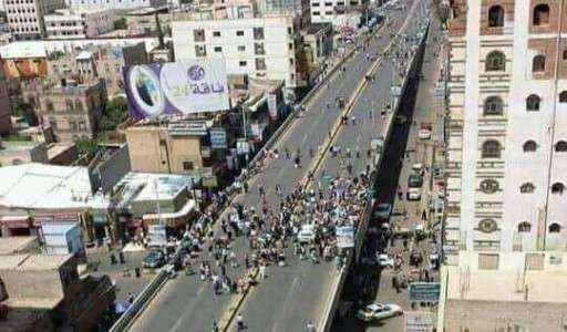 من اعلى جسر كنتاكي.. انتحار شاب في صنعاء