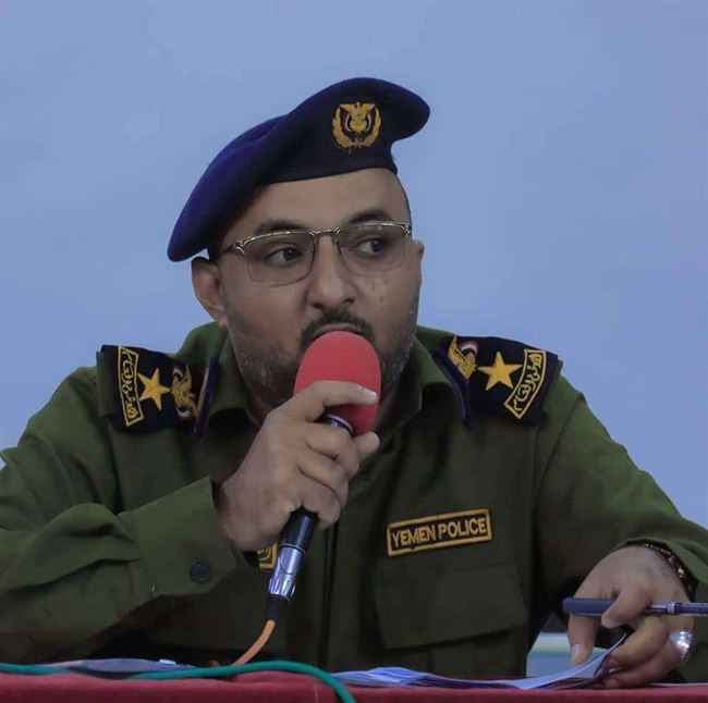 ناطق إدارة أمن تعز يستخدم أطقم الحملة الأمنية في مشاكل الأراضي ويعتقل جندي بشكل غير قانوني