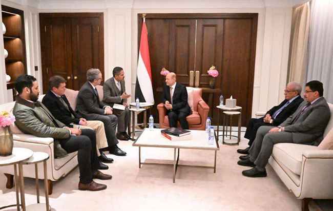 العليمي:الإجراءات العقابية ضد الحوثي لا تغلق باب السلام