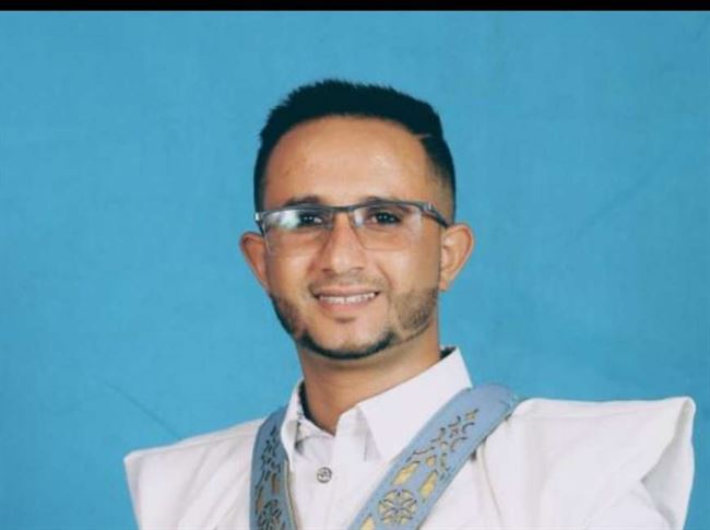 مسؤول حكومي في تعز يهدد صحفي بالقتل