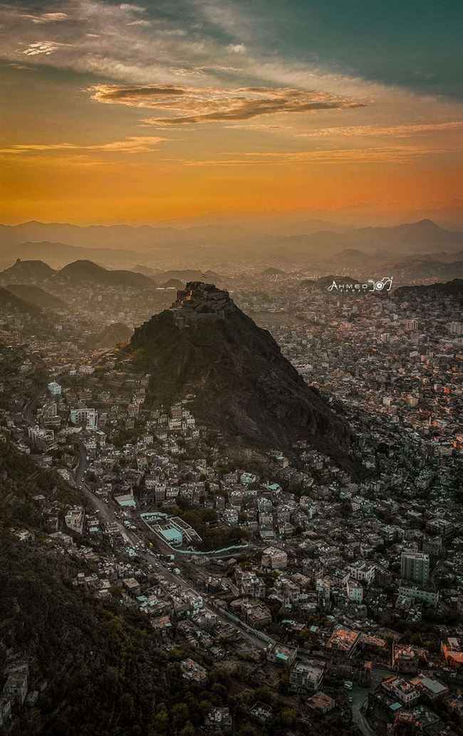 مسلحو إخوان تعز يزجون عاقل في صبر بالسجن