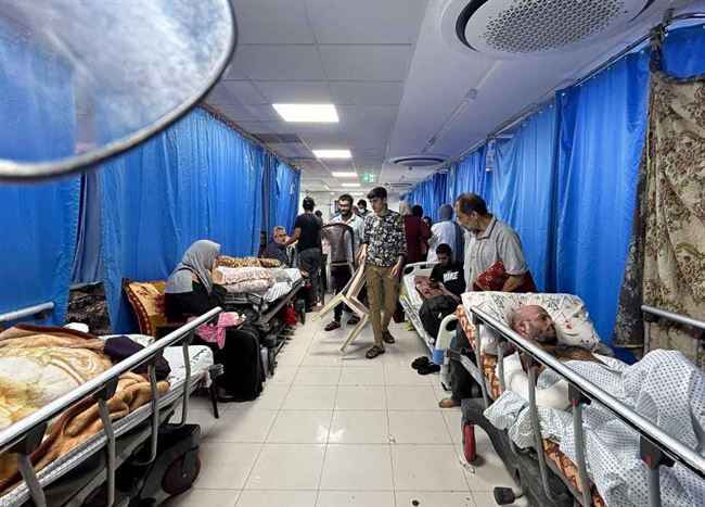 هلع وخوف بين المرضى والطواقم الطبية.. قوات الإحتلال تقتحم مستشفى الشفاء الطبي في غـ.زة