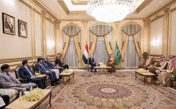 الرئاسي رفض بنود كثيرة منه.. مصدر يكشف كواليس إتفاق تصر السعودية على إعلانه