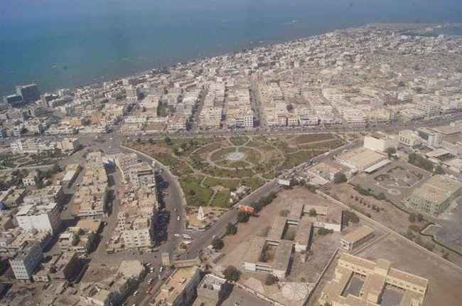 الحوثي ينهب 12 ألف متر مربع من أرض موظفي النفط بالحديدة