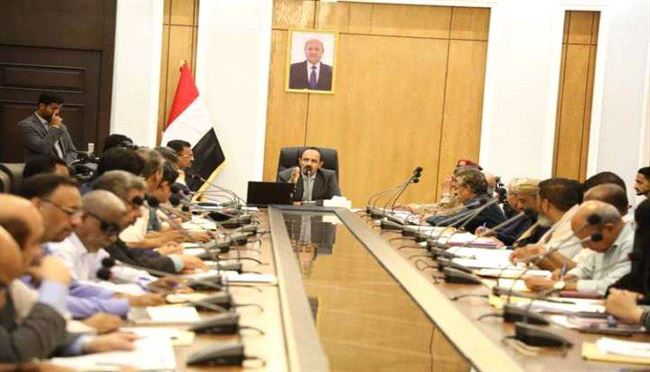 حضرموت تعلن الإنفصال مالياً عن عدن .. تحويل إيرادات المحافظة إلى حساب بنكي بالمحافظة