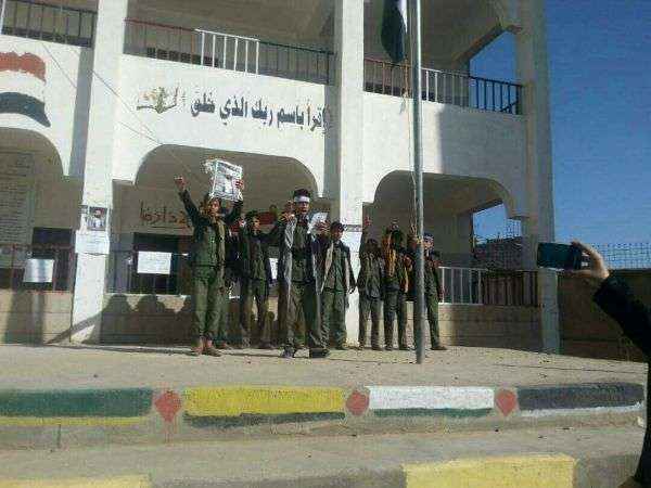 صنعاء.. الحوثيون يغلقون مدرسة رفض كادرها التربوي حضور دورة طائفية