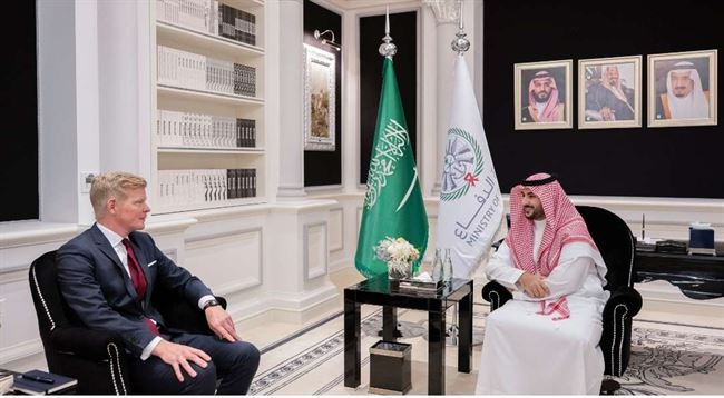 مسؤول ملف اليمن الأول في السعودية يتحرك لإنهاء الحرب بحل شامل تحت إشراف دولي