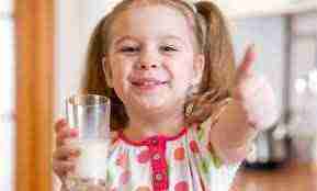 دراسة: شرب الحليب لا يطيل العمر فيما يبدو