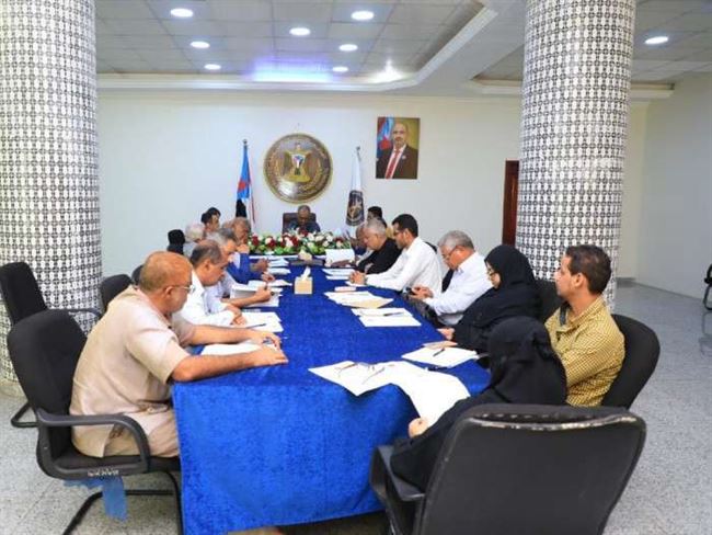 رئاسة الانتقالي تشيد بجهود المحافظ وتوجه دعوة للقوات الجنوبية بالجبهات