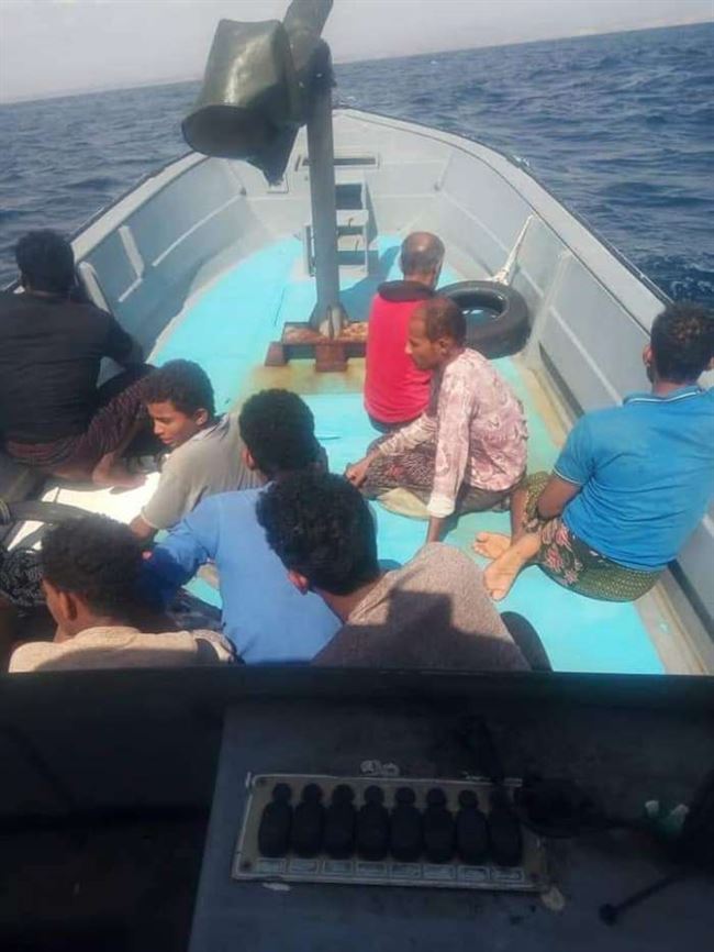 شاهد.. خفر سواحل حضرموت تُنقذ 9 مواطنين من الغرق