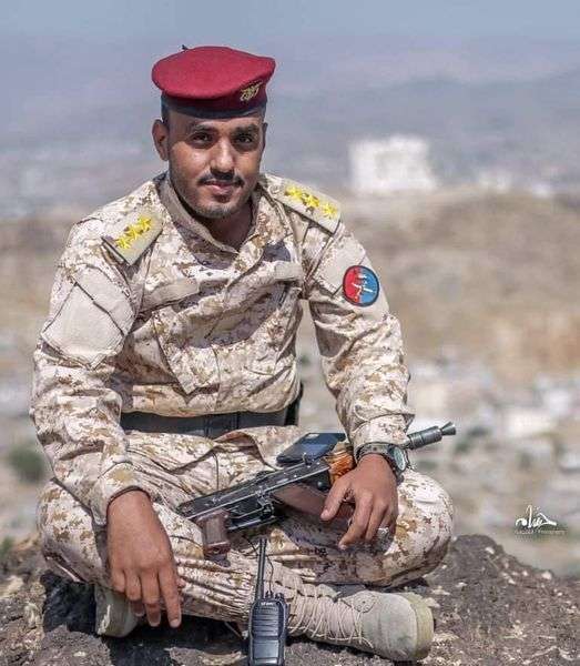 مفسبكو تعز يتسببون بإختطاف جثمان قائد عسكري في الشرعية