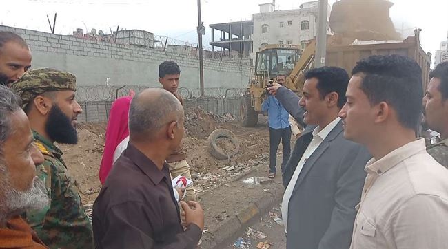 عدن.. إفتتاح الطريق المحاذي للسجن المركزي بالمنصورة بعد 5 سنوات من الإغلاق
