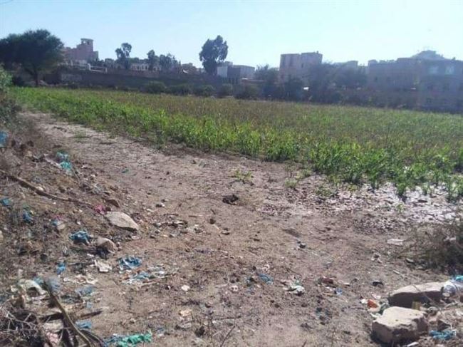متنفذ يعتدي على أرض المركز الثقافي بمدينة القاعدة