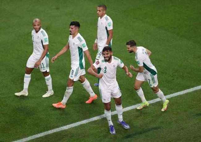 الجزائر تتأهل إلى نهائي كأس العرب على حساب قطر