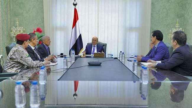 لجنة هيثم قاسم العسكرية تسلم تقريرها النهائي إلى رئيس مجلس القيادة الرئاسي