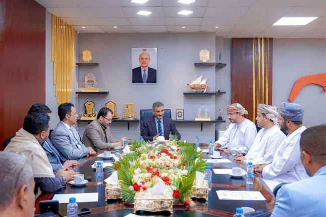 في لقاء مع وفد بنك دولي.. لملس: العلاقة مع عمان قديمة وحان وقت تنشيطها