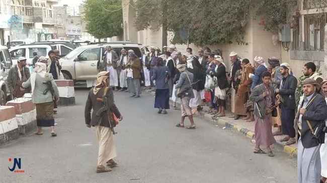 الحكومة تكشف عن انتفاضة شعبية قادمة في صنعاء وتطالب العالم بالاستمتاع لأصوات الناس