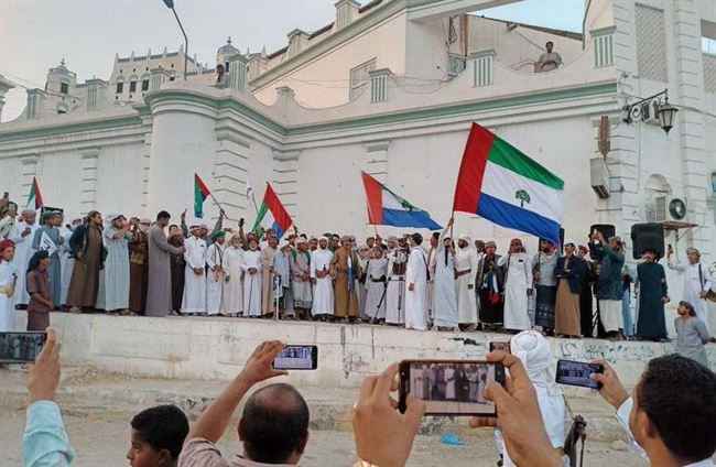 من بوابة الدعوة لإنفصالها .. مؤامرة إخوانية للاستفراد بنفط حضرموت