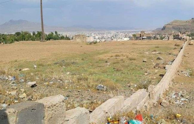 توسع أعمال البسط والنهب للأراضي في مناطق الحوثي