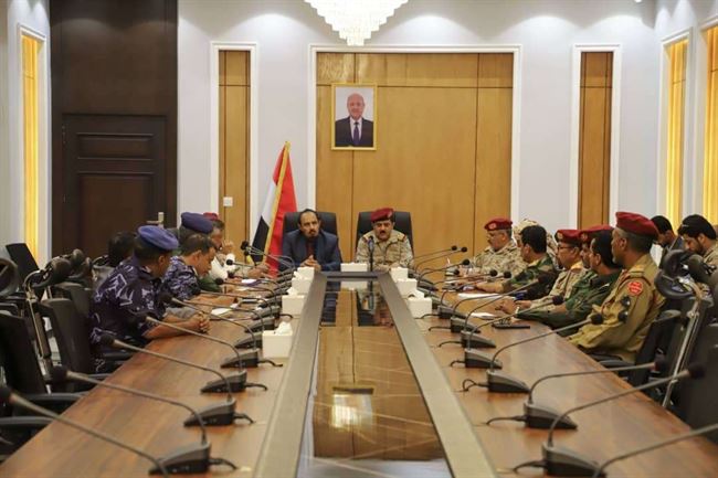 وزير الدفاع رئيس اللجنة الأمنية العليا يترأس اجتماعا للجنة الأمنية بحضرموت