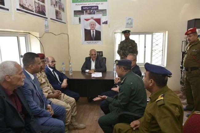 محافظ تعز يتفقد أوضاع السجن المركزي وحالة السجناء فيه