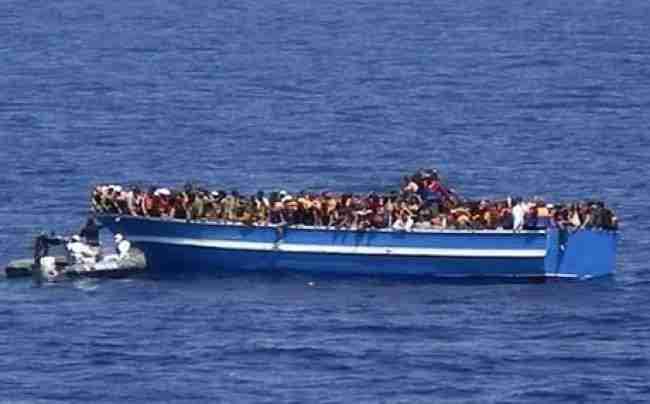 الهجرة الدولية تجلي أكثر من 100 لاجئ أفريقي عبر ميناء عدن