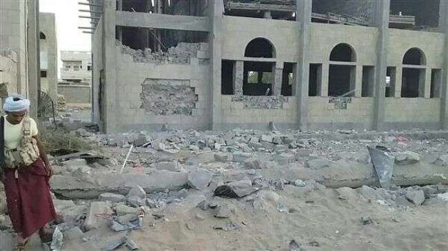سقوط صاروخ بالستي حوثي على مدرسة للبنات في الخوخة .. صورة