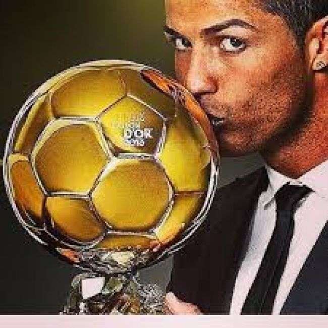 ريال مدريد ينوي رفع راتب كريستيانو رونالدو