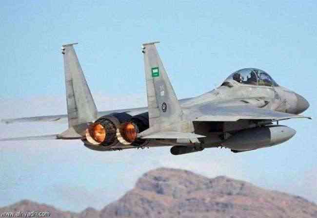 طيران التحالف يشن غارات عنيفة في محافظتي اب والضالع