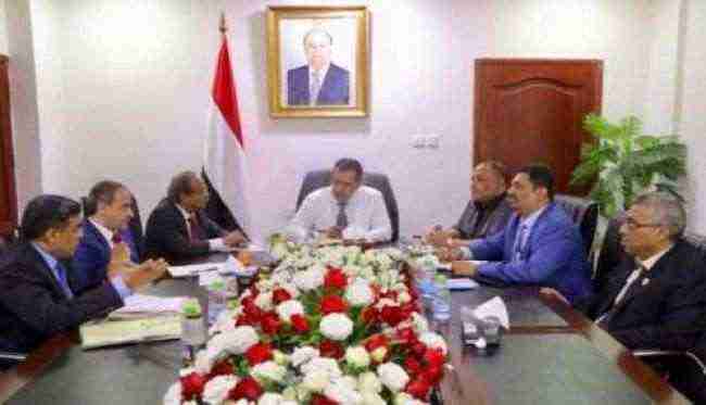 الحكومة تؤكد صرف مستحقات الطلاب في الخارج بشكل منتظم