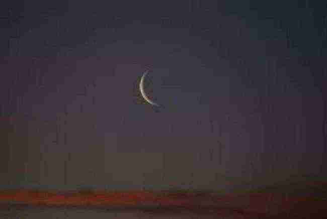 شاهد .. الهلال يظهر في مناطق سيطرة الحوثي بعد مغرب اليوم