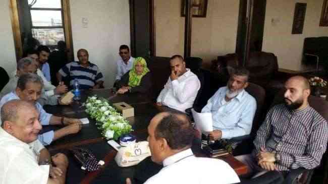 نائب وزير الصناعة يتفقد مستوى الانضباط الوظيفي بالوزارة ومكتب الصناعة بعدن