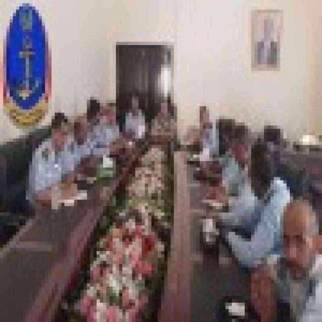 رئيس مصلحة خفر السواحل يترأس اجتماعاً بعدد من قيادات المصلحة في عدن