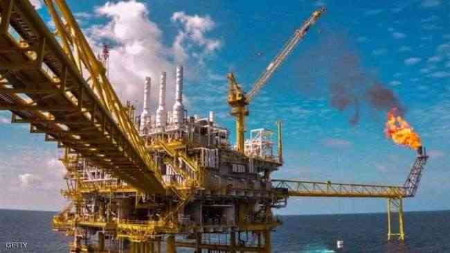 ارتفاع اسعار النفط مع تمديد أوبك لتخفيضات الإنتاج