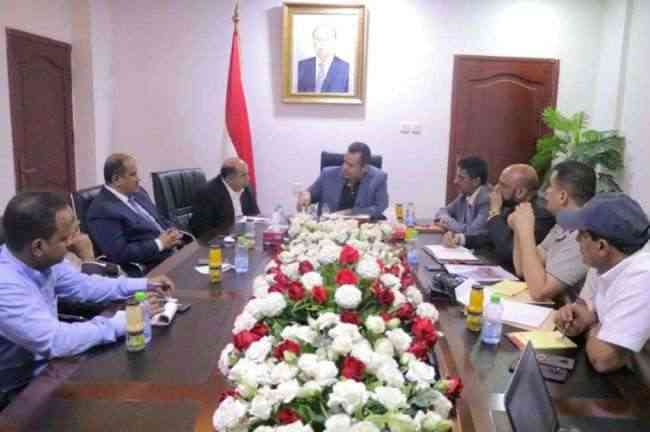 اجتماع بعدن للجنة الوزارية لمعالجة العقد الخاص بمشروع خزانات رأس عيسى النفطية