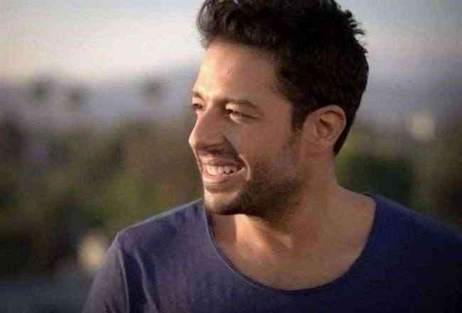 قبل حفله بالسعودية غدا.. محمد حماقى يواصل بروفاته على مسرح "درة العروس"