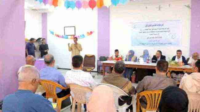 مدير المنصورة يدشن حملة نظافة عدن بيتنا المرحلة الثانية